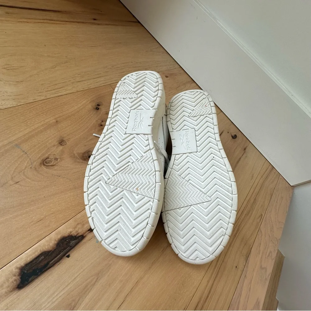 Womens Reebok Sneakers - Picture 4 of 6